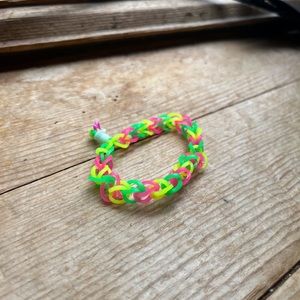 The bracelet and stuff is also gonna be on LLhand_made2acc